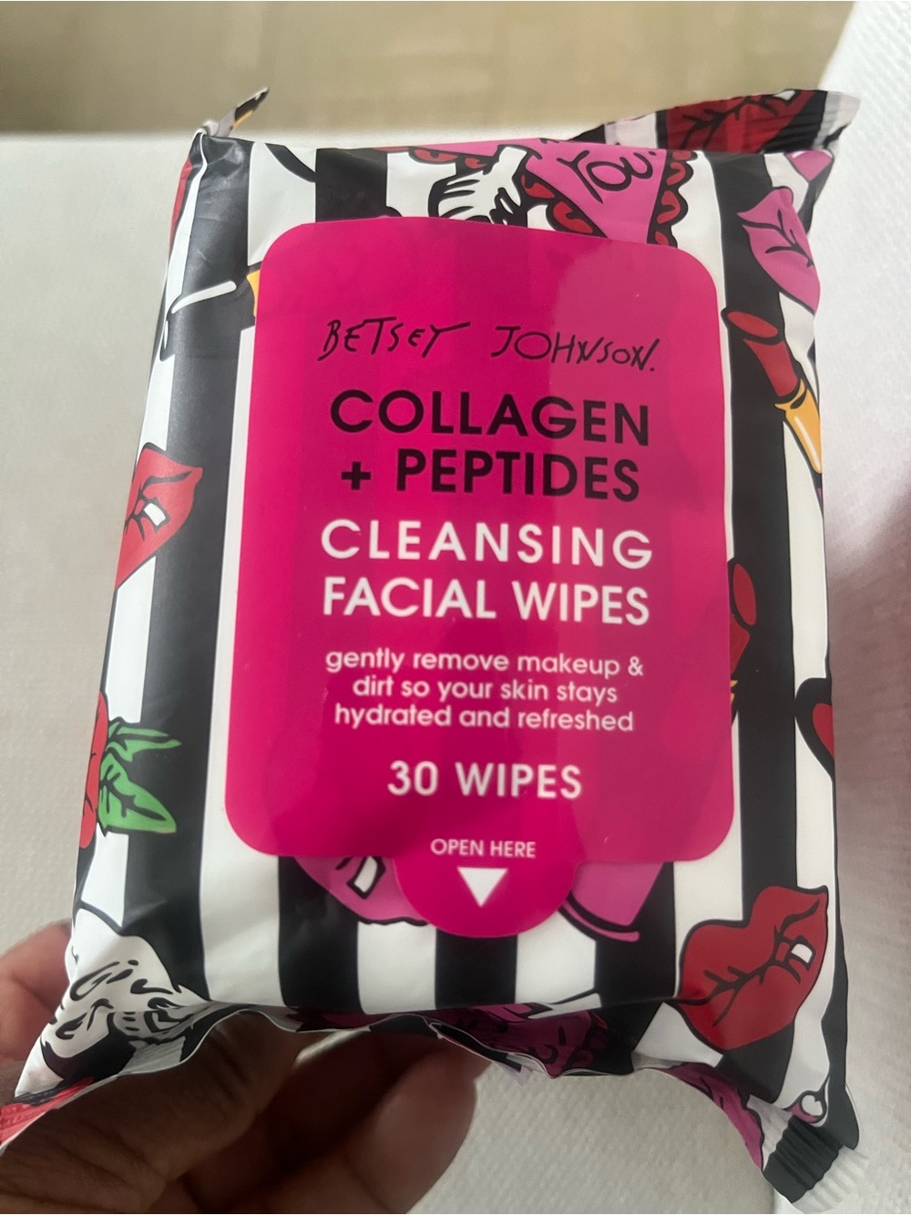 NIP Betsey Johnson 4 pack collagen cleansing wipes. Total: 120 wipes. 🩷🩷